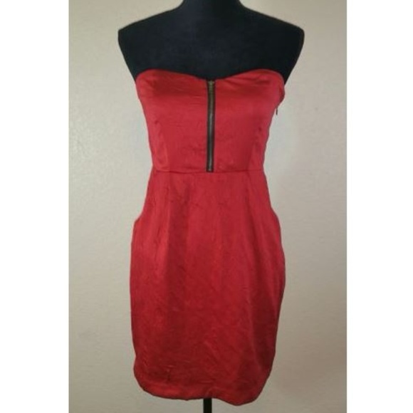 Urban Outfitters Dresses & Skirts - Silence + Noise Red Crinkle Cocktail Club Dress M